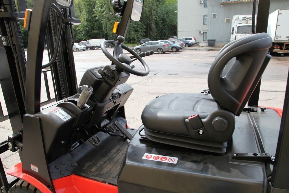 Автопогрузчик дизельный EP CPCD15T8