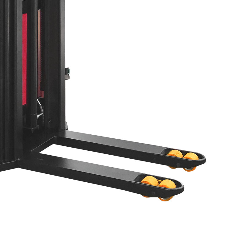 Самоходный штабелер PROLIFT SDK 1536 со свободным подъемом